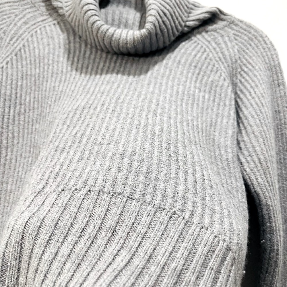 Aritzia Wilfred Free 100% Italian Wool Ribbed Hi Lo Cropped Turtleneck Sweater - Picture 2 of 9